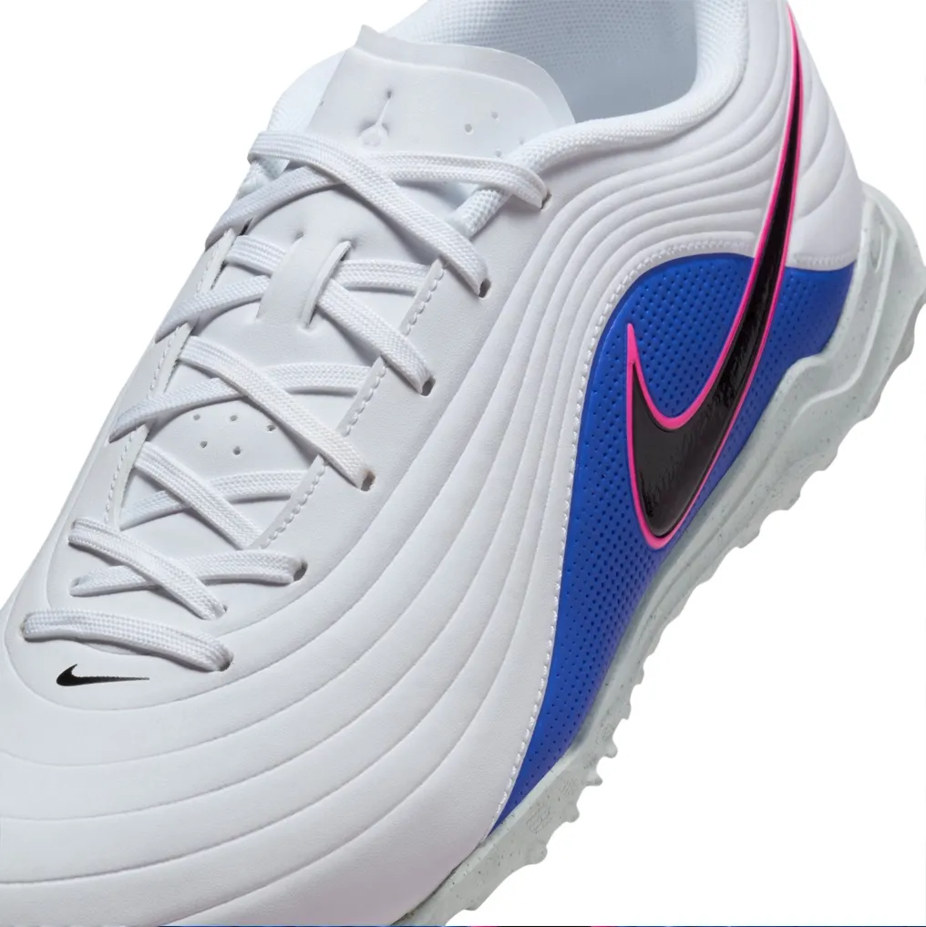 Chuteira Nike Tiempo Maestro branca vista lateral com detalhes em azul e rosa